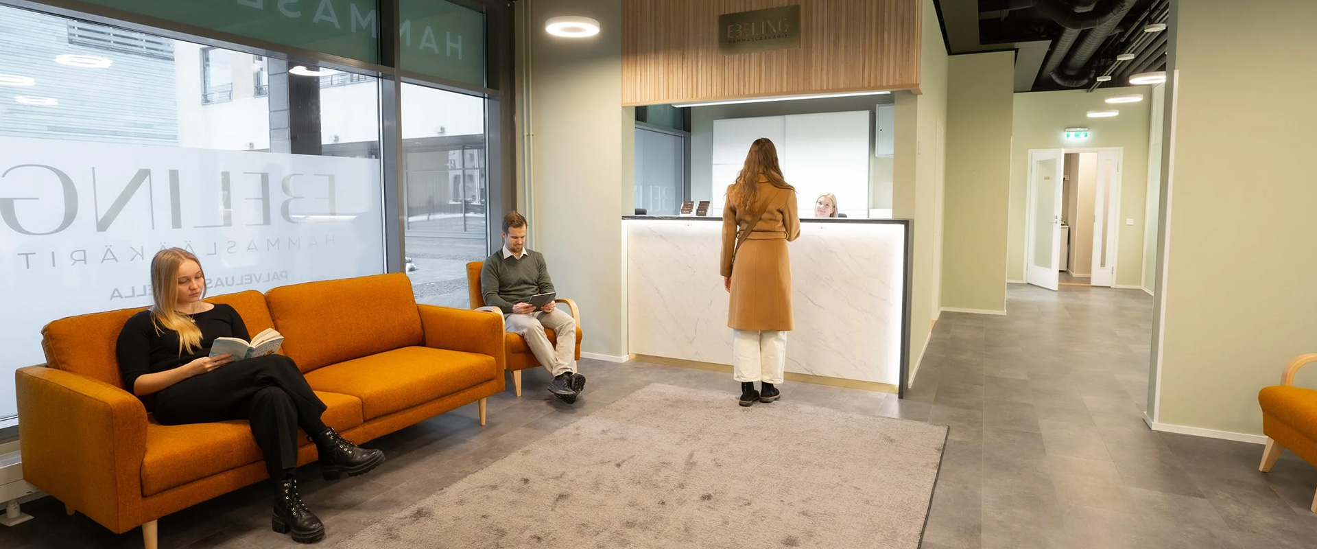 Ebeling Hammaslääkärit Tikkurila, klinikan vastaanotto ja aula